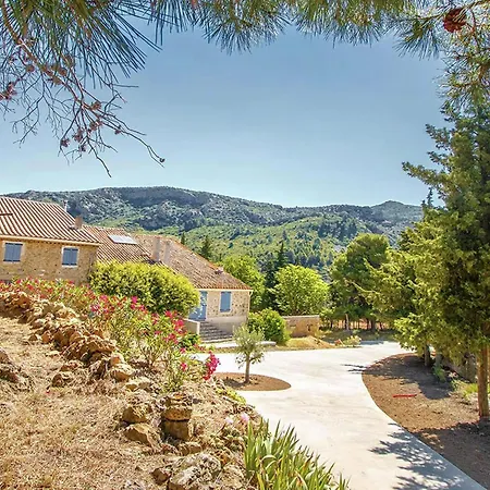 Apartment In Mandourelle Near La Franqui Beach, Cleaning Included 아파트 *