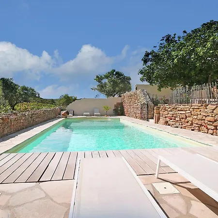 Apartment In Mandourelle Near La Franqui Beach, Cleaning Included 아파트 *