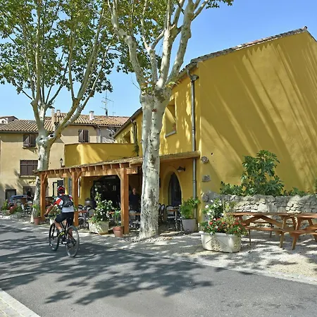 Apartment In Mandourelle Near La Franqui Beach, Cleaning Included 아파트 *